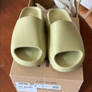 Adidas Yeezy Slides